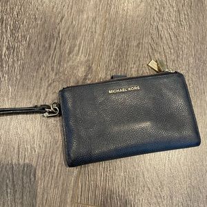 Michael kors wristlest